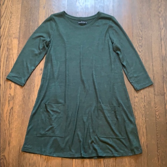 Green Dress - Picture 1 of 2